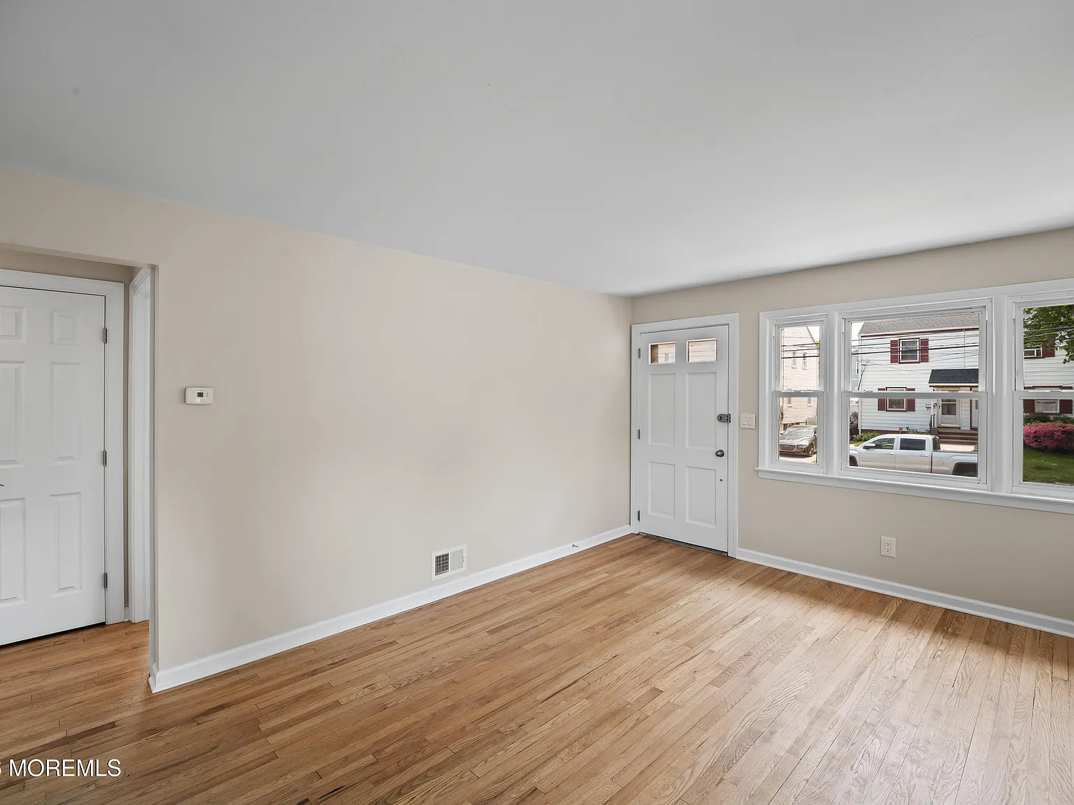 4 bed, 2000 sqft, $3,495 — Photo 3