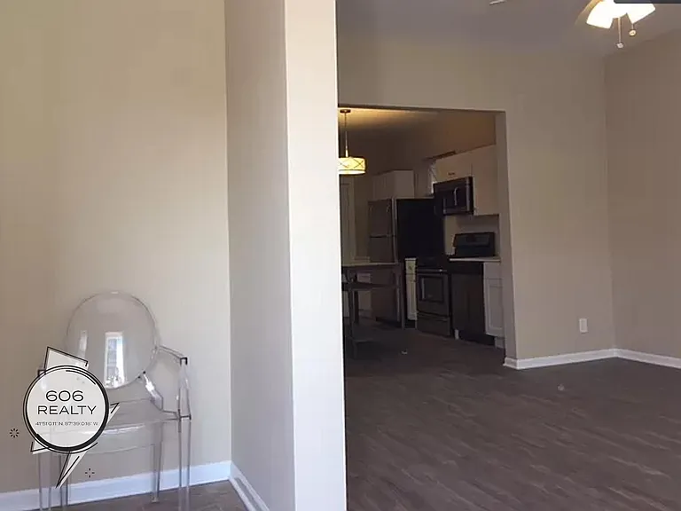 Lincoln Park Apartments on Clybourn! — Photo 9