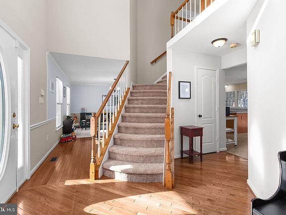 3rd image of 5 Camelot Ct