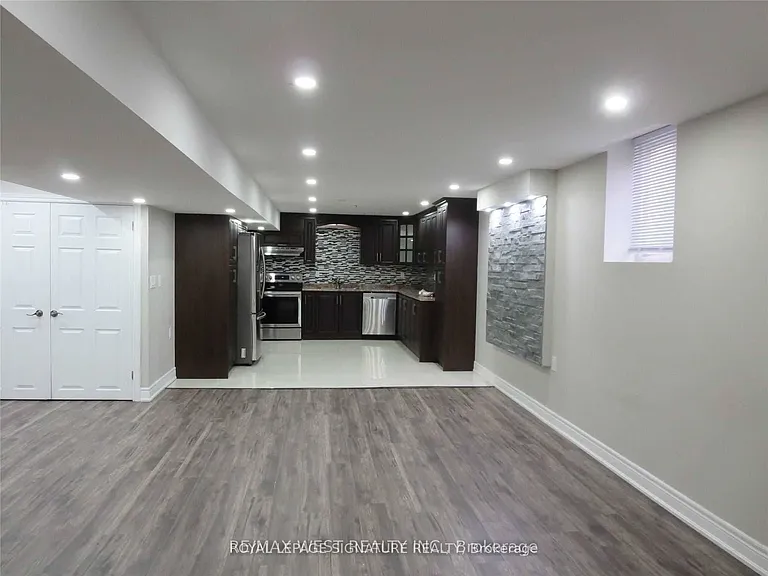 6 Venue Rd #BASEMENT — Photo 15