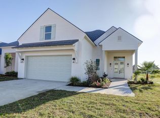 226 Santander Dr, Youngsville, LA 70592