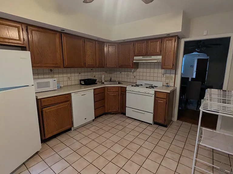 603 W 31st St #1 — Photo 5