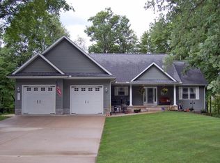 6211 Fox Run Cir, Stanwood, MI