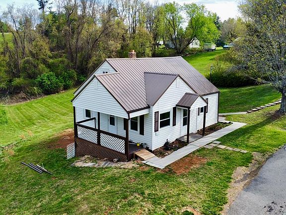 3rd image of 134 Poplar Grove Rd