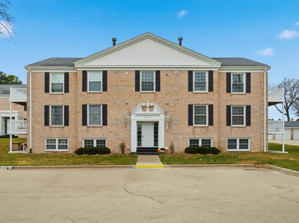 2347 Coventry Park, Dubuque, IA 52001