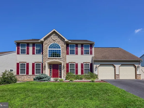 30 Chamberlain Ln, Millersville, PA 17551