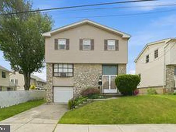 10113 Galahad Rd, Philadelphia, PA 19116