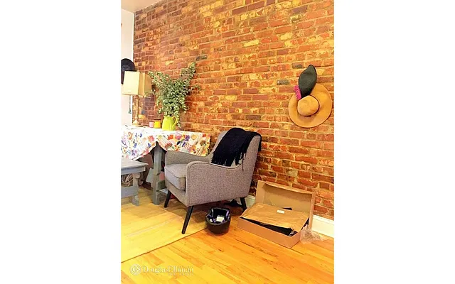 Rented by Douglas Elliman | media 17