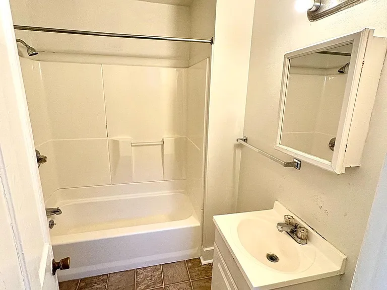 42 S Ann St #2 — Photo 5