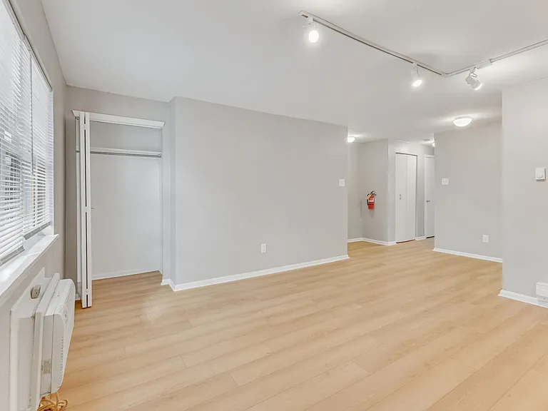 Oak Ridge Apartments — Photo 13