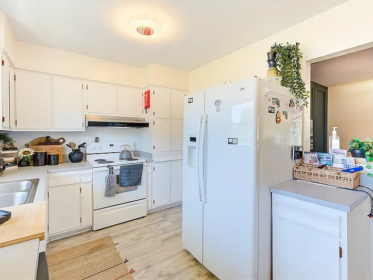 14283 Sharon Dr — Photo 8