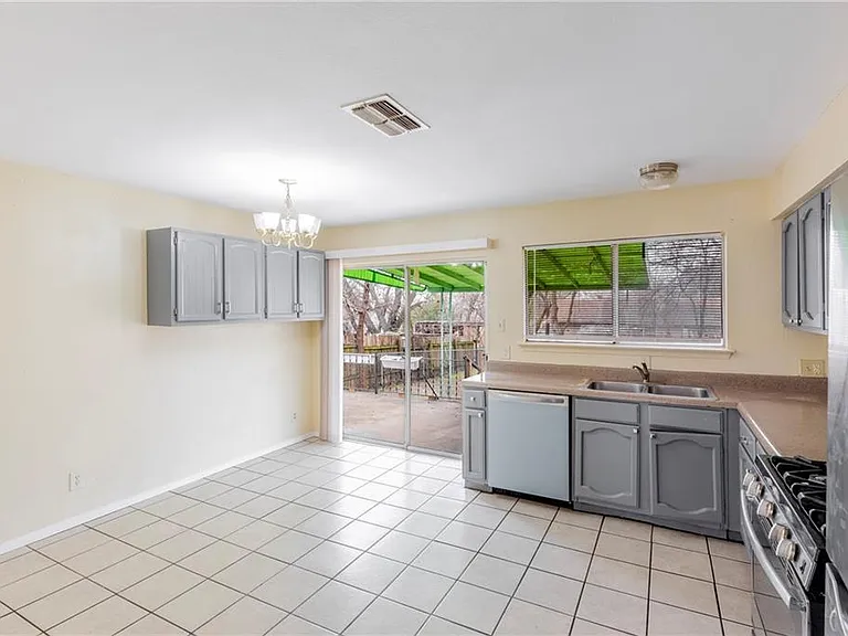 2325 Bendridge Trl — Photo 1