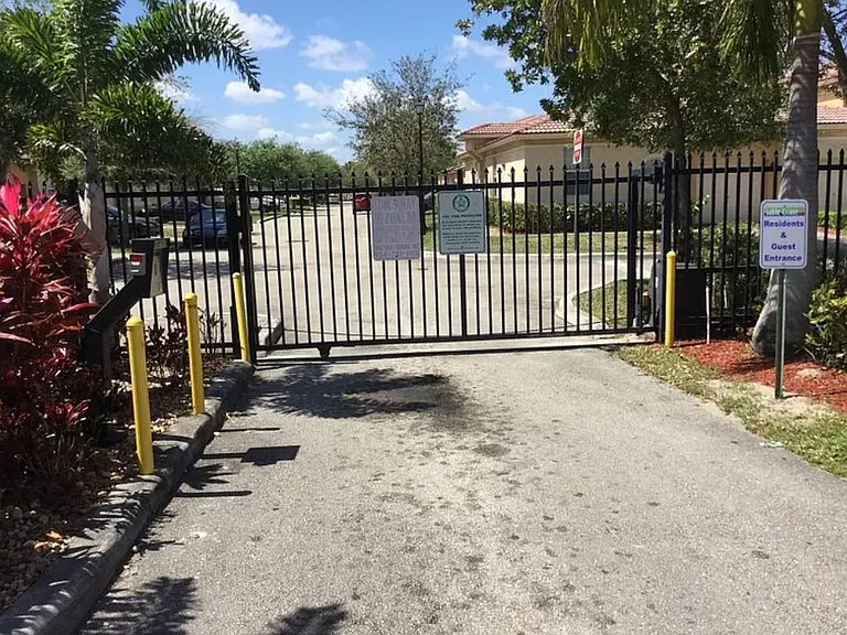 697 NW 21st Ave — Photo 3