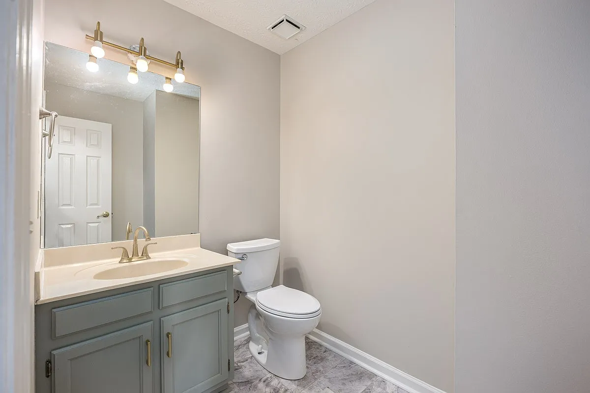3 bed, 2.5 bath, 1900 sqft, $2,250 — Photo 4