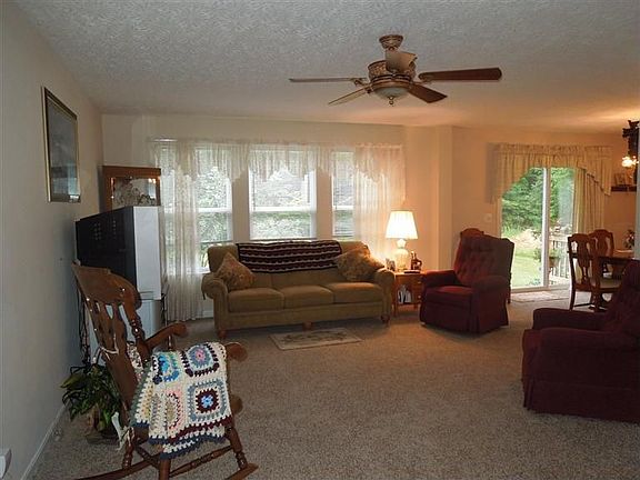 3rd image of 132 Zachary Dr