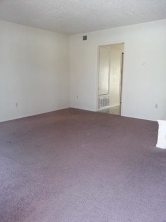 1st image of 146 Clay Dr