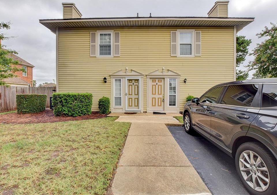 1st image of 604 Oleander Cir