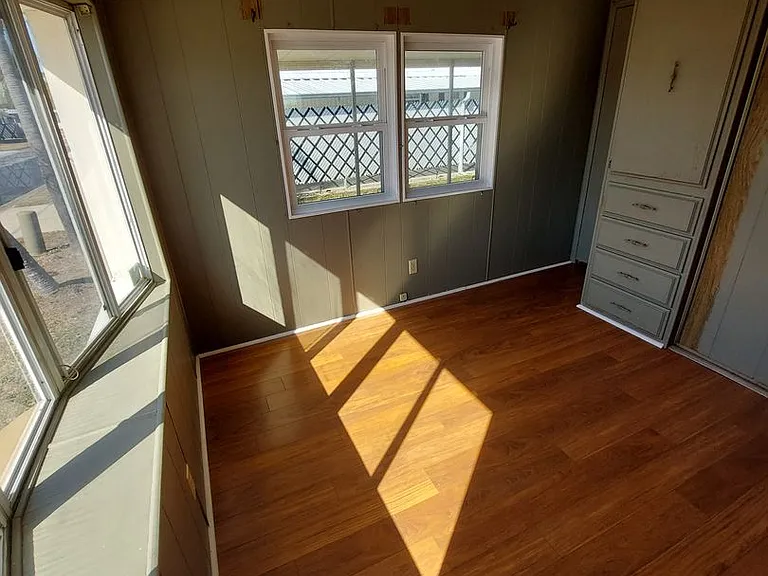 2929 Saralake Dr S — Photo 15