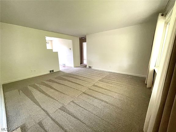 5th image of 7130 Claybourne Ave