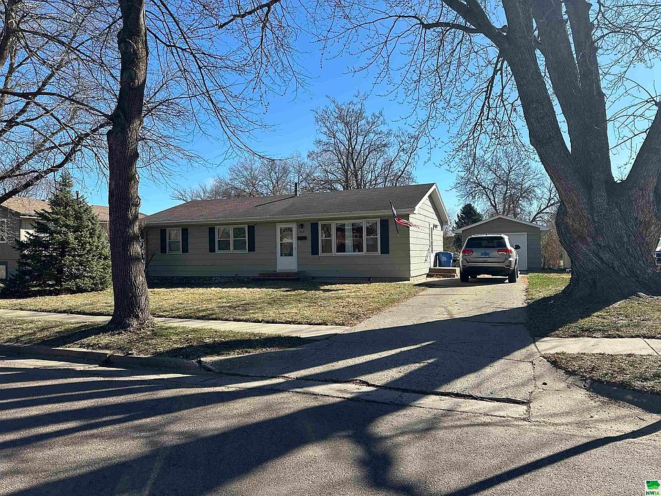 2nd image of 515 Prentis Ave