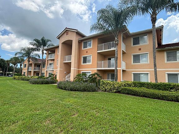 3rd image of 271 SW Palm Drive #204