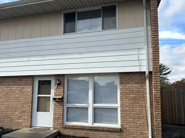 421 Hosmer St #1, Loves Park, IL 61111