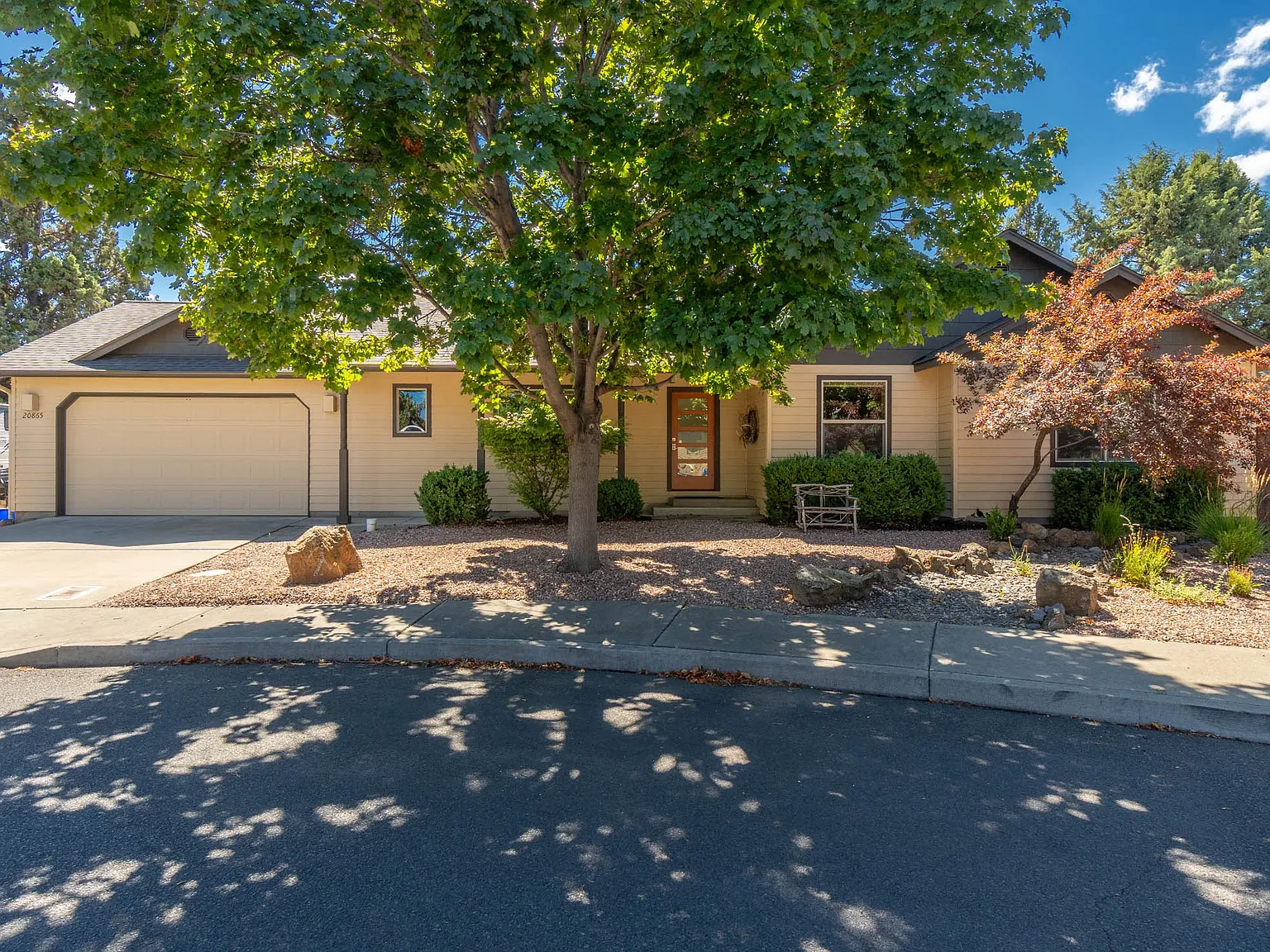 3 bed, 1660 sqft, $2,600 — Photo 1