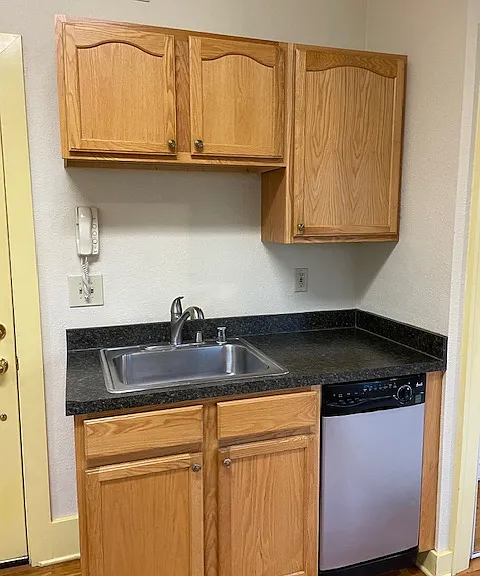 131 W Alder St E — Photo 3