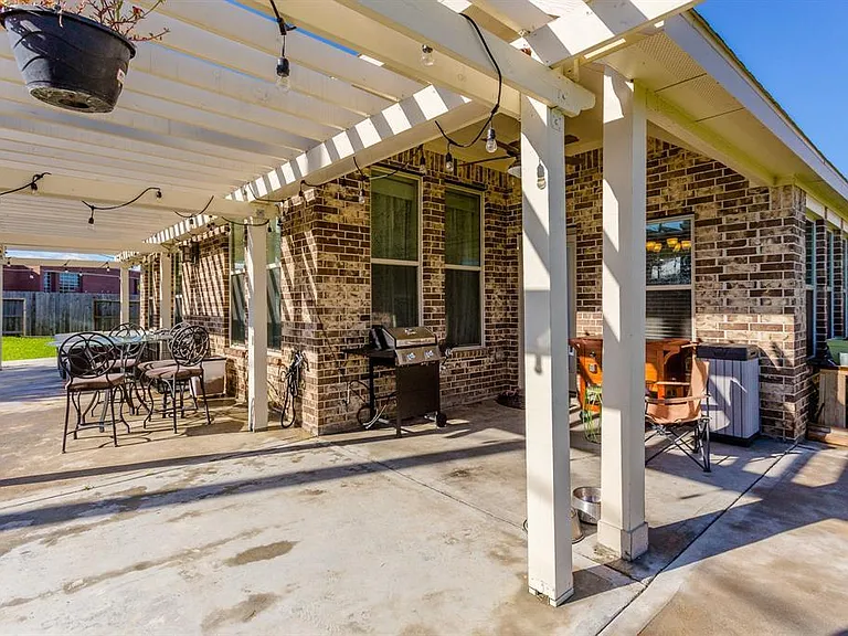 11075 Walts Run Ln — Photo 6