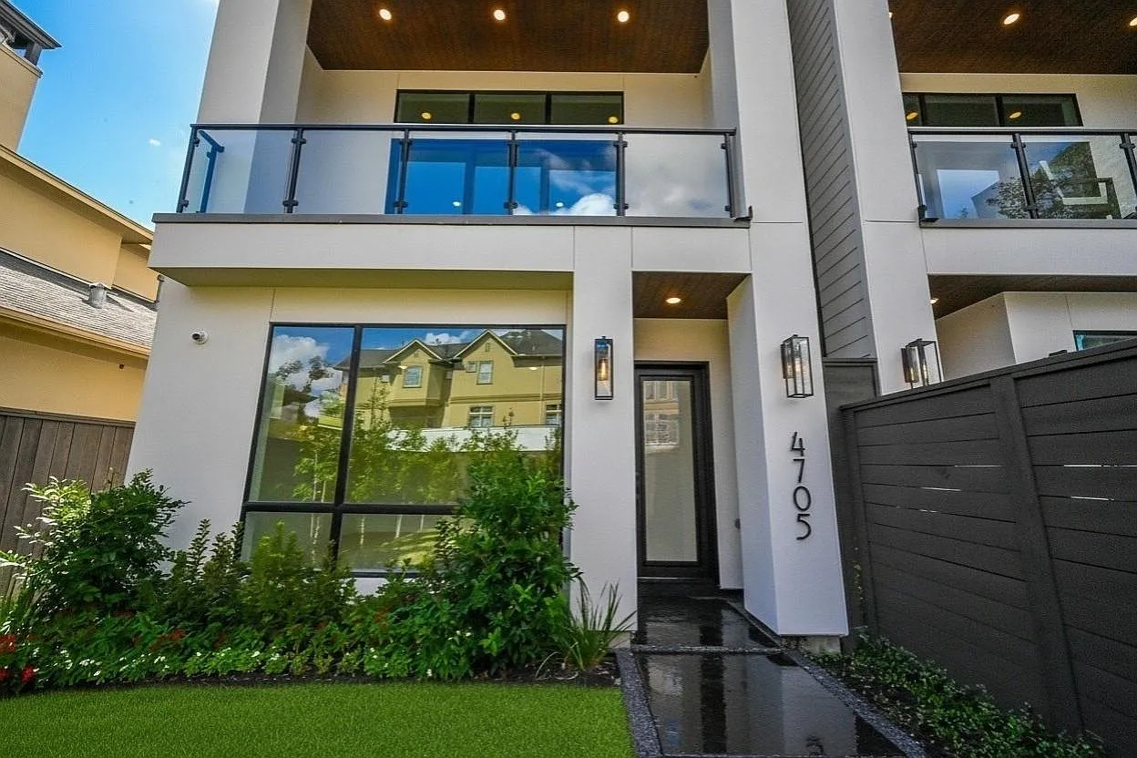 3 bed, 3.5 bath, 3437 sqft, $8,100 — Photo 1
