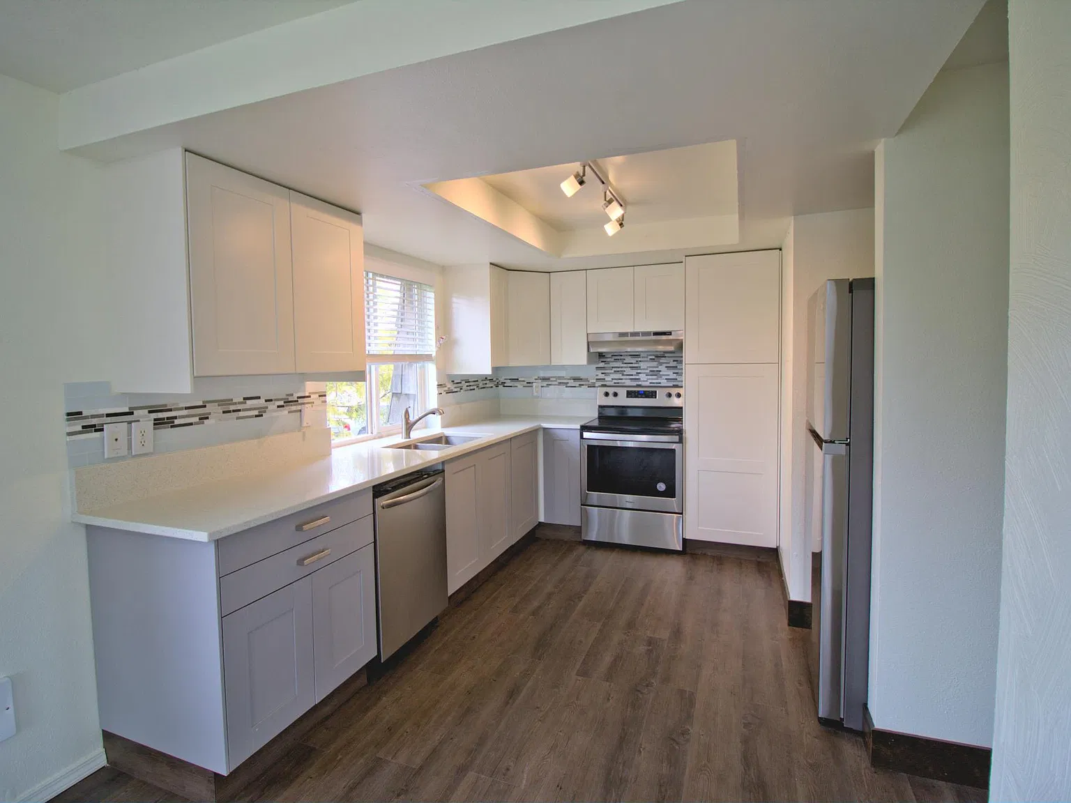 2 bed, 860 sqft, $1,995 — Photo 3