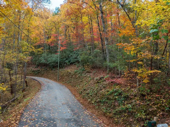 910 Laurel Mountain Rd, Gatlinburg, TN 37738