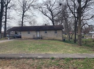 698 W Crocus Dr, Radcliff, KY 40160