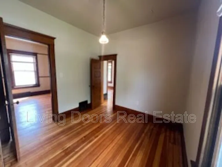 602 C St — Photo 10