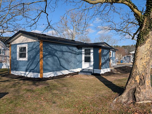 3rd image of 15 Park Ln #14