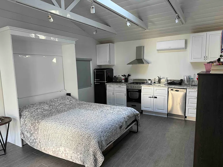 4226 Stern Ave — Photo 3
