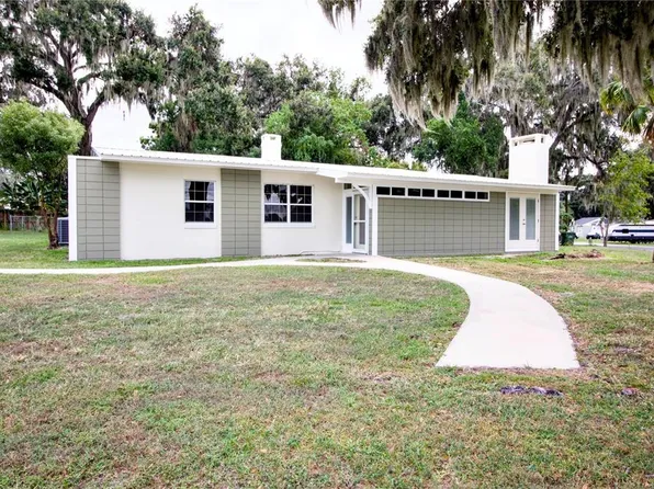 1114 Oak Dr, Leesburg, FL 34748