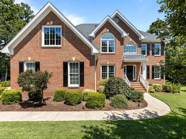 900 Haddon Hall Dr, Apex, NC 27502