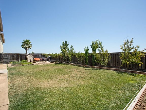 5th image of 1324 Kensington Dr