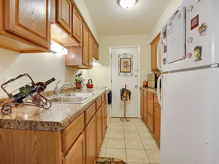 17510 Cedar Ln — Photo 6