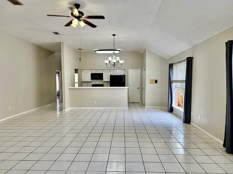 1021 Vannessa Dr — Photo 5
