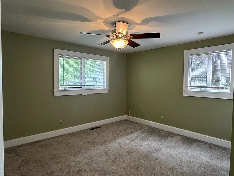 1508 Lakeview Dr — Photo 16