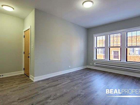 4th image of 622 W Cornelia Ave #_n2