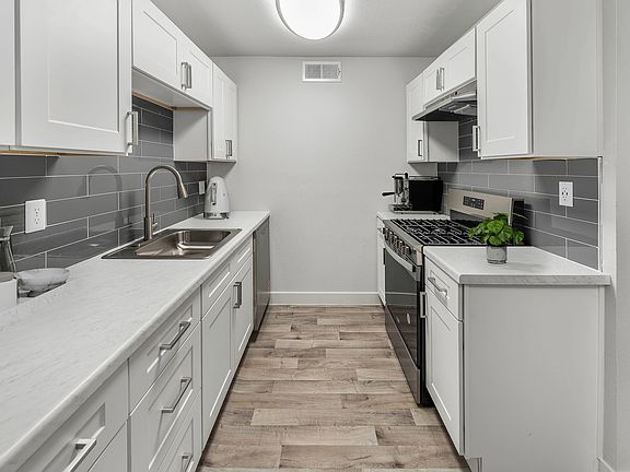 2nd image of 2025 W Indian School Rd #602