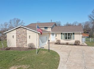 20762 Pineview Cir, Strongsville, OH 44149
