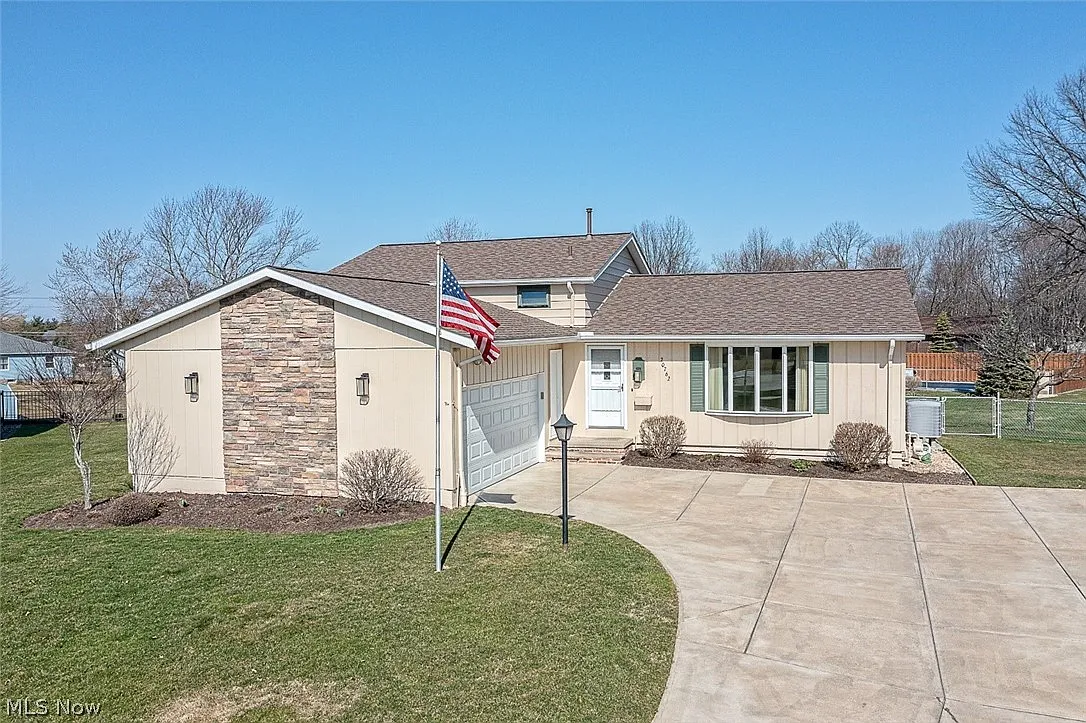 20762 Pineview Cir photo 1
