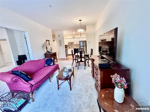 5302 Richmond Rd, West Milford, NJ 07480