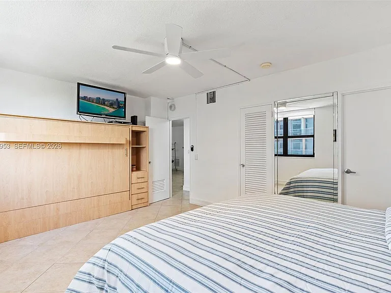 10185 Collins Ave #521 — Photo 16