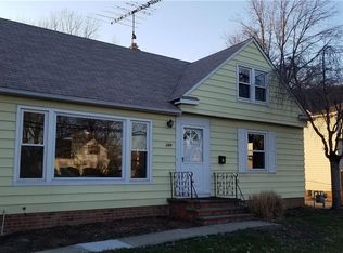 384 Fairway Blvd, Willowick, OH 44095