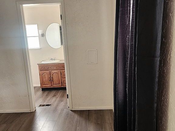 5th image of 585-25 1/2 Rd #237